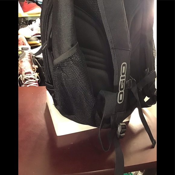 OGIO Backpack like New - Picture 10 of 15